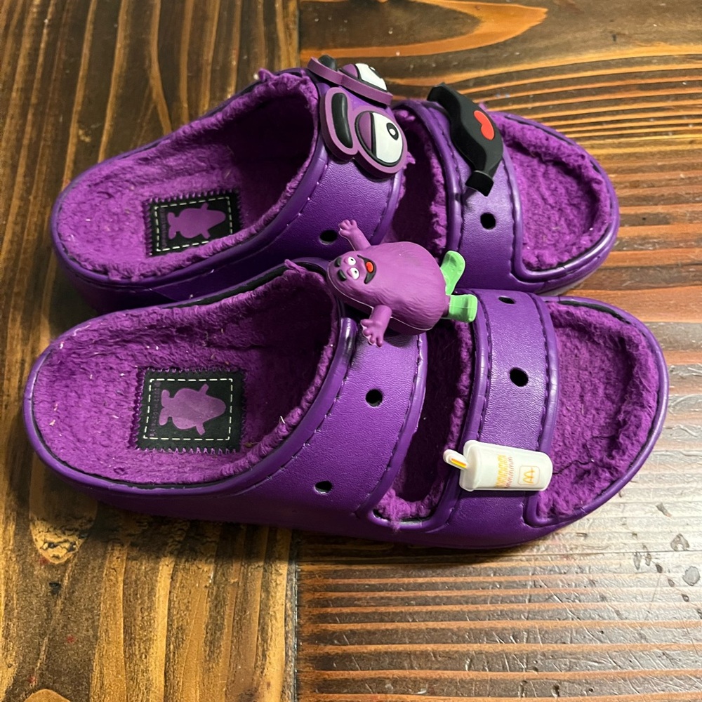 Limited Edition Grimace Crocs with giblets - Picture 2 of 9